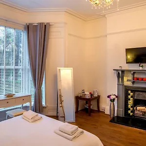 The White House By Bodacious! 4*, Swansea United Kingdom