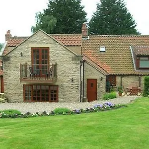 Chestnut 3*, Ebberston United Kingdom